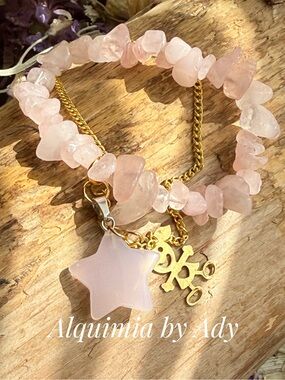 Alquimia Pale Pink Rose Quartz Chip Bracelet with Gold Charms